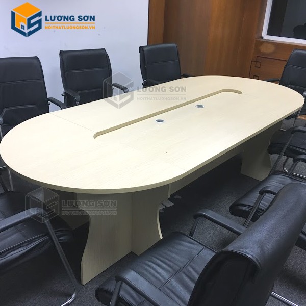 Bàn họp hình oval có tại nội thất Lương Sơn
